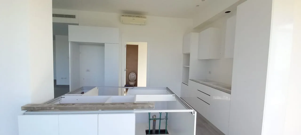 A Deluxe Apartment for Rent in Adma with Garden and Open Sea View — الصورة 6