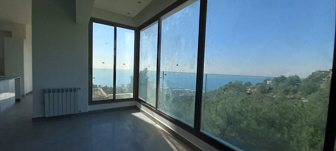A Deluxe Apartment for Rent in Adma with Garden and Open Sea View — الصورة 9