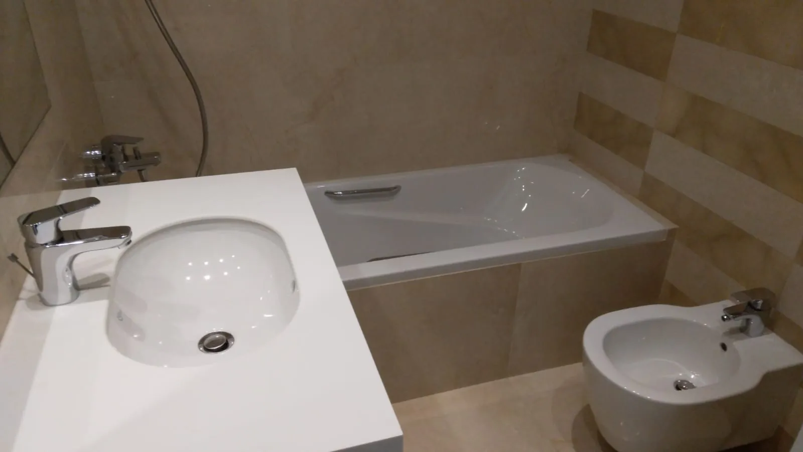 Fully Furnished Spacious Apartment for Rent in Dbayeh — الصورة 9