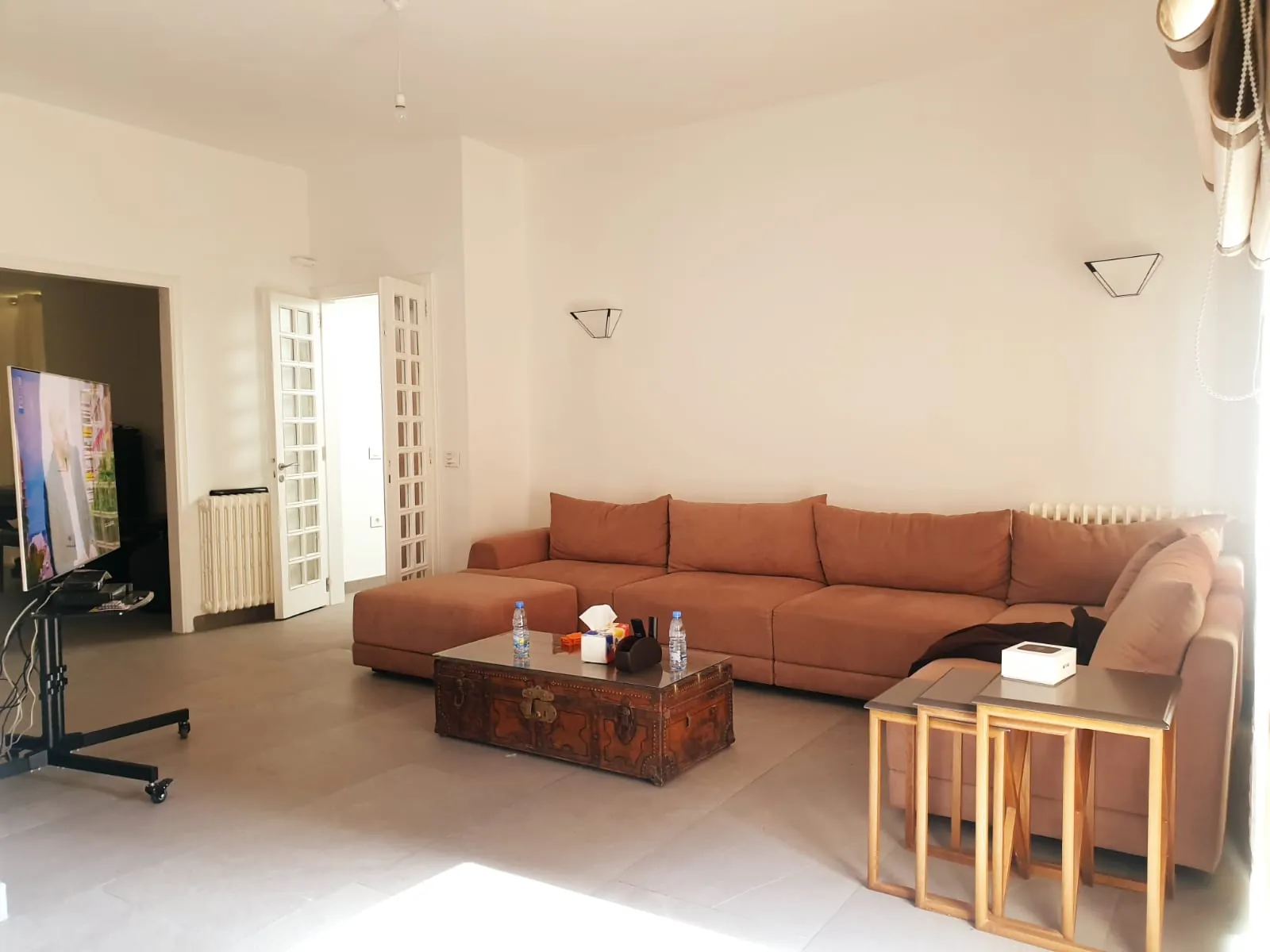Fully Furnished Duplex Apartment With Terrace For Rent in Achrafieh, Tabaris — الصورة 5