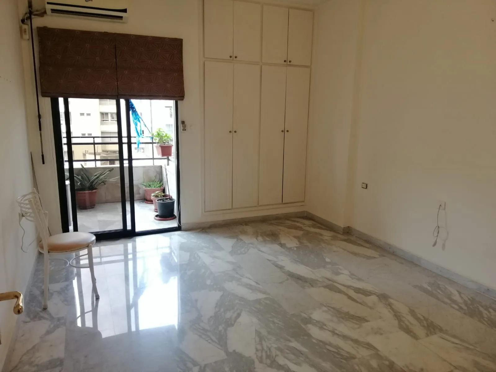 Spacious Apartment For Rent in Sioufi, Achrafieh — الصورة 3
