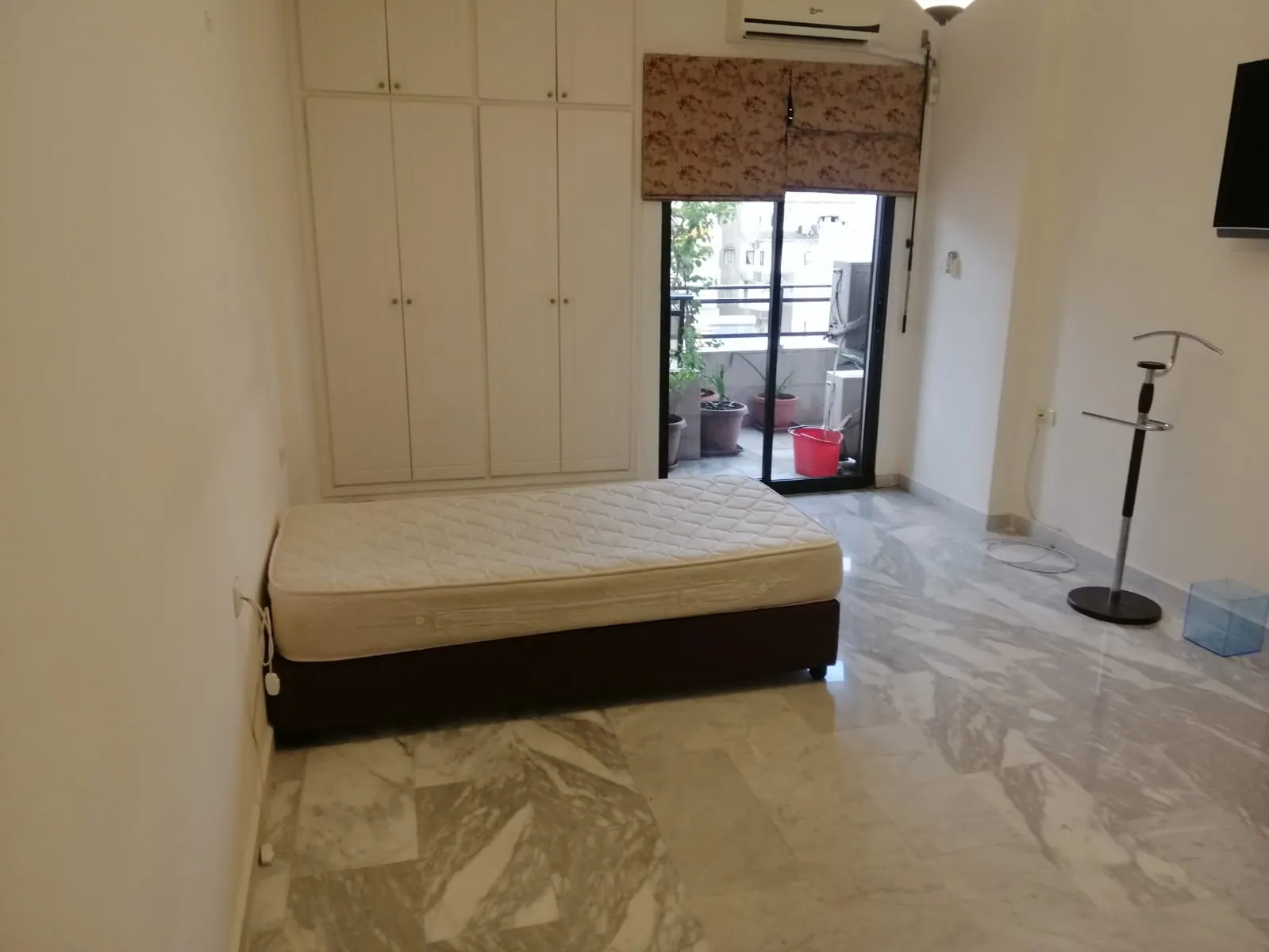 Spacious Apartment For Rent in Sioufi, Achrafieh — الصورة 4