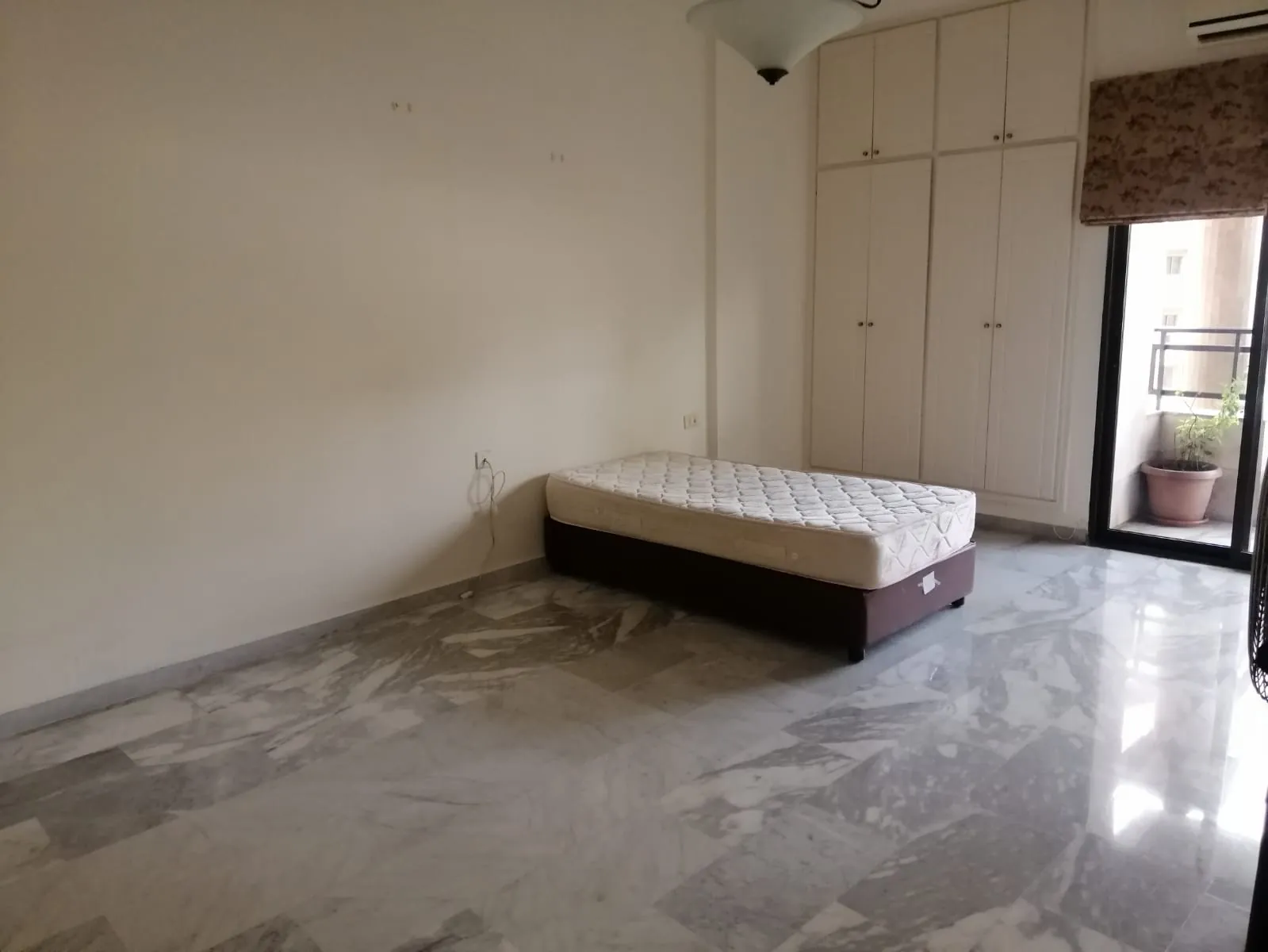 Spacious Apartment For Rent in Sioufi, Achrafieh — الصورة 5