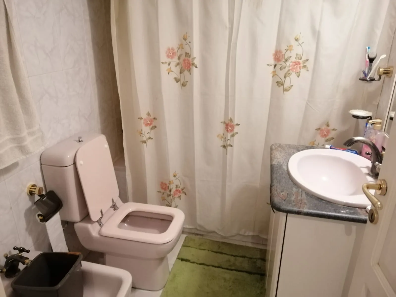 Spacious Apartment For Rent in Sioufi, Achrafieh — الصورة 7