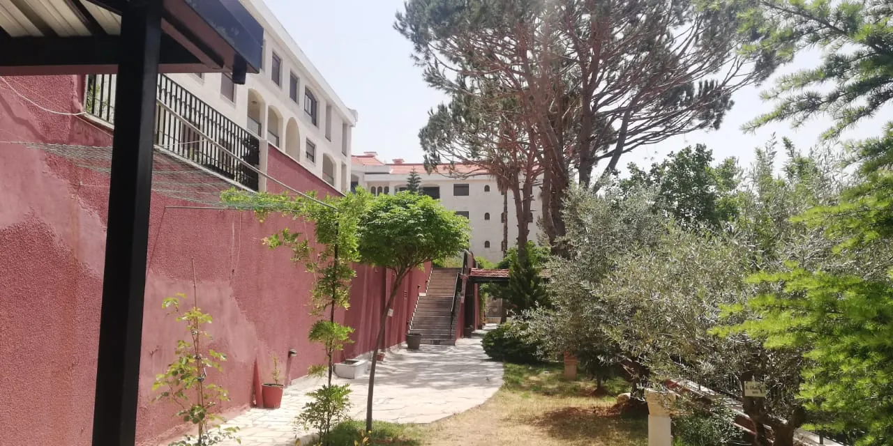 Luxurious Duplex for Rent in a Classy Area of Broumana with a Nice View — الصورة 9