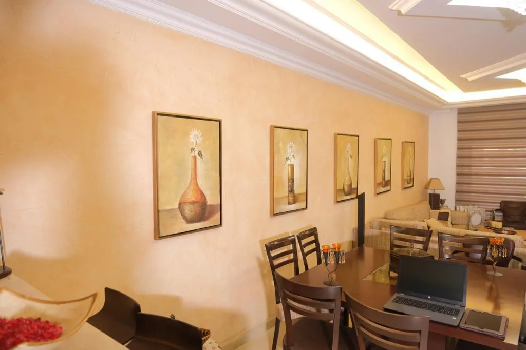 Well Decorated Apartment For Sale in Mazraat Yachouh — الصورة 3