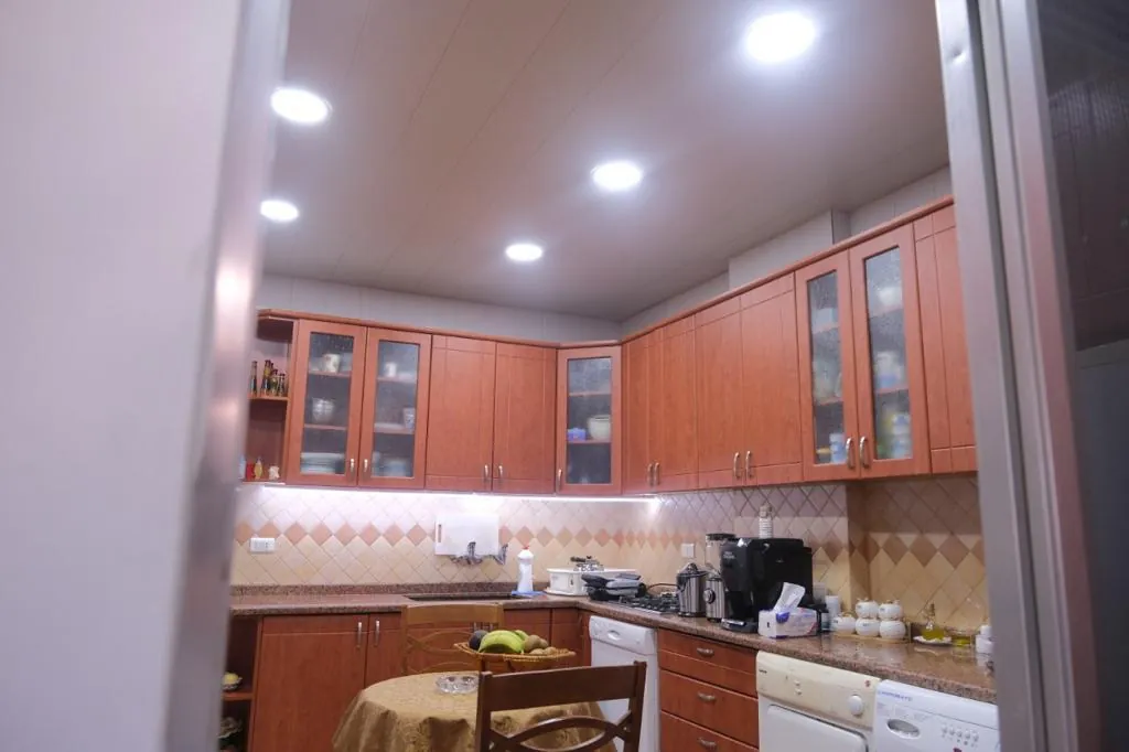 Well Decorated Apartment For Sale in Mazraat Yachouh — الصورة 5