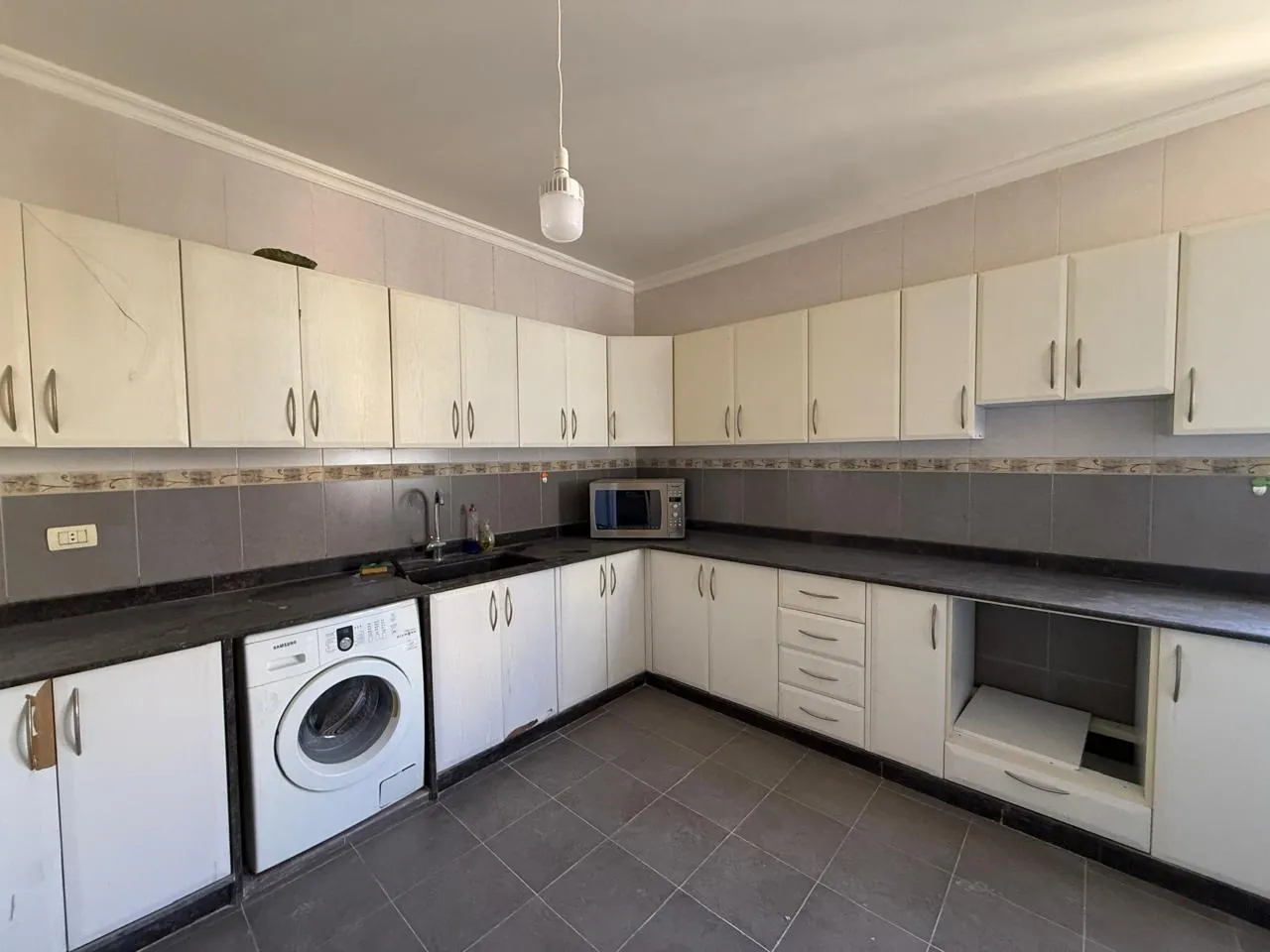Modern & Spacious Apartment For Rent in Achrafieh, Near Hotel Alexandre — photo 5