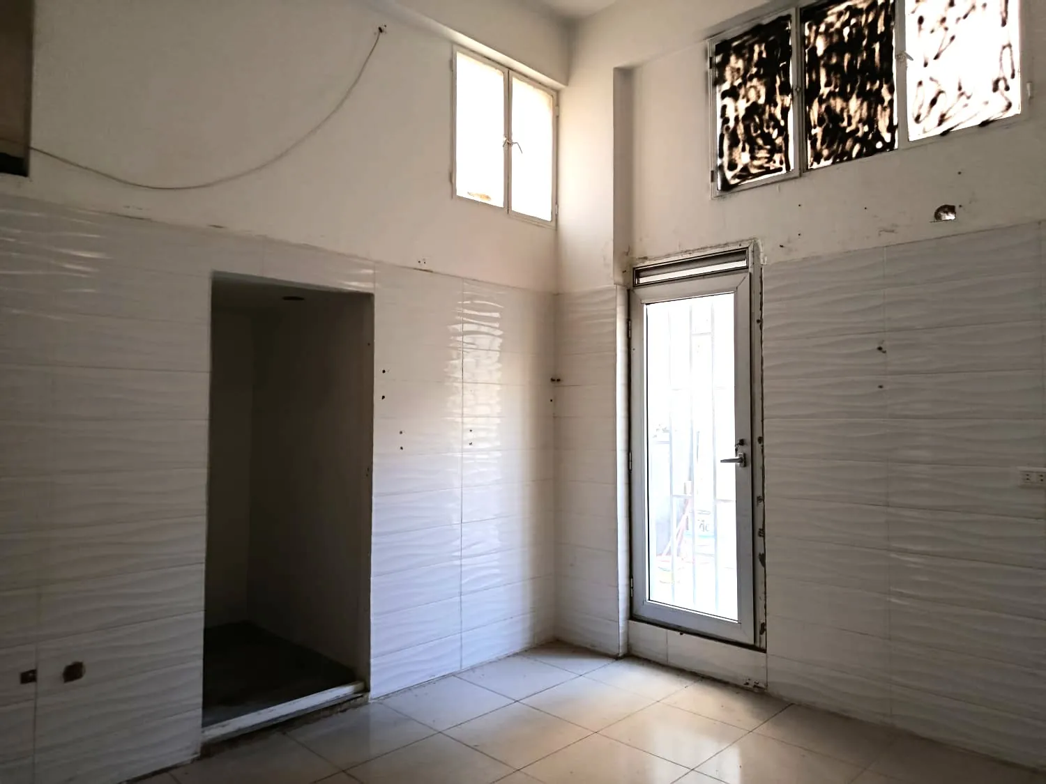 120 SQM Shop for Rent in Achrafieh, Fassouh — الصورة 5