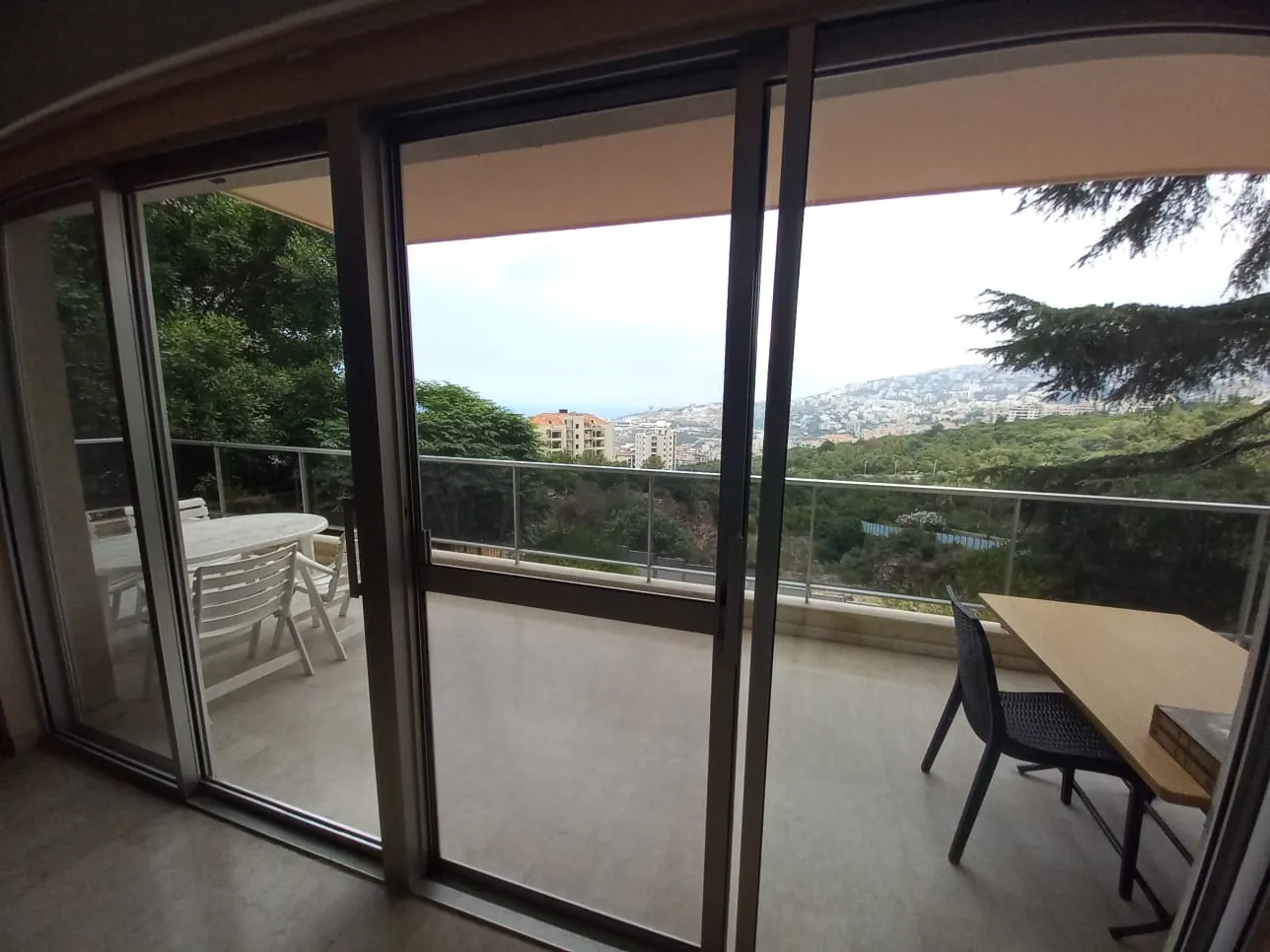 Deluxe Apartment for Rent in Sahel Alma with an Amazing View — الصورة 2
