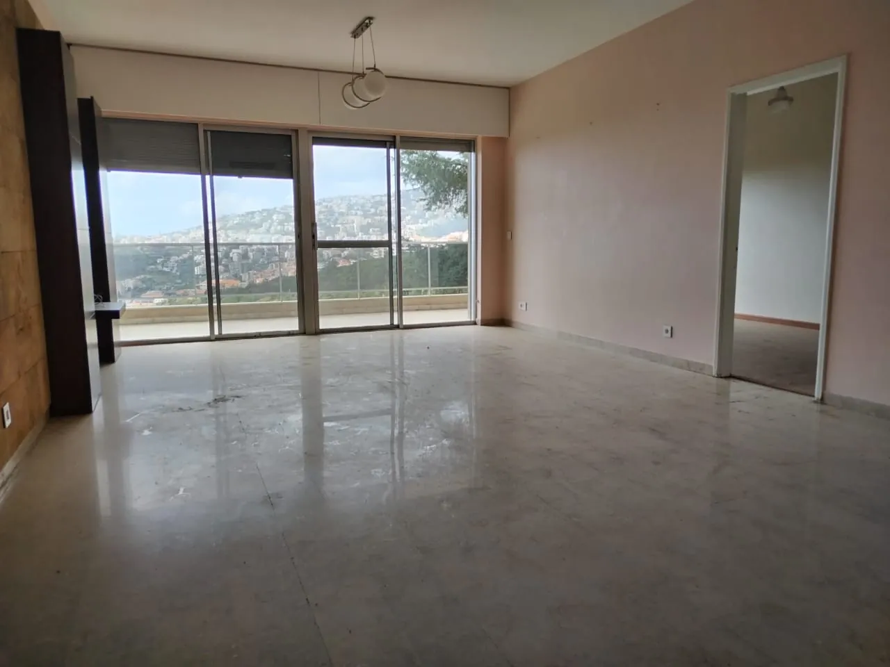 Deluxe Apartment for Rent in Sahel Alma with an Amazing View — الصورة 4