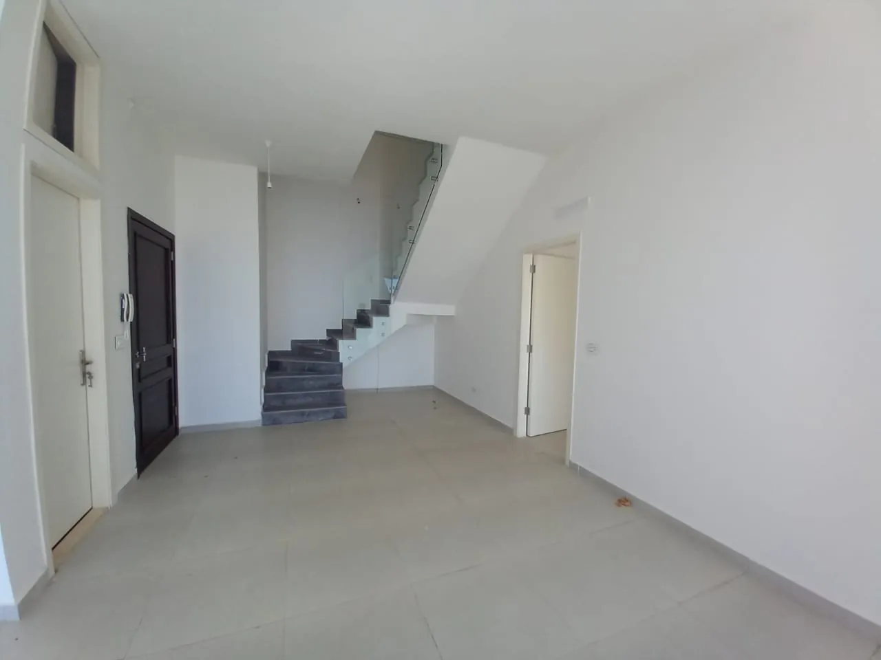 A Beautiful Duplex for Sale In A Gated Community in Bouar — الصورة 3
