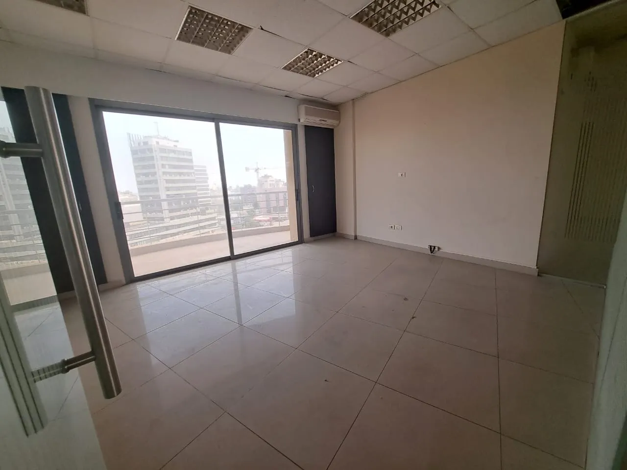 Spacious Office for Rent in Dekweneh — الصورة 6