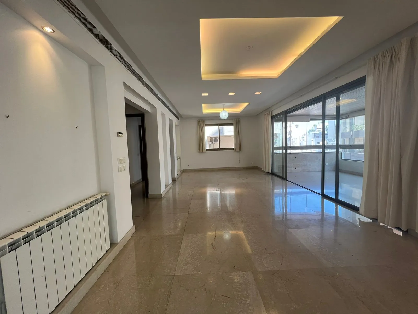 Apartment for Sale in Select Location in Achrafieh, Abed El Wahab — الصورة 2