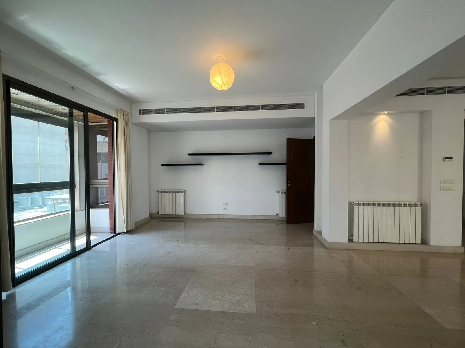 Apartment for Sale in Select Location in Achrafieh, Abed El Wahab — الصورة 3