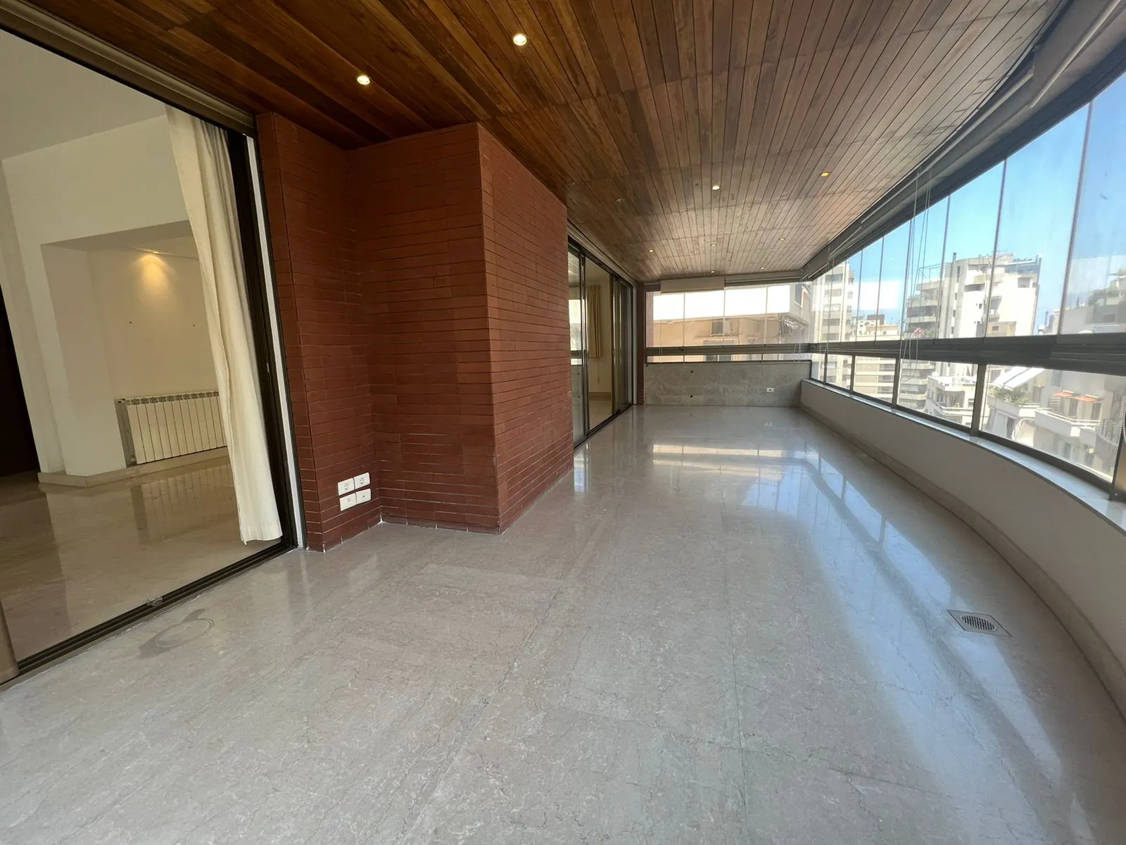 Apartment for Sale in Select Location in Achrafieh, Abed El Wahab — الصورة 4