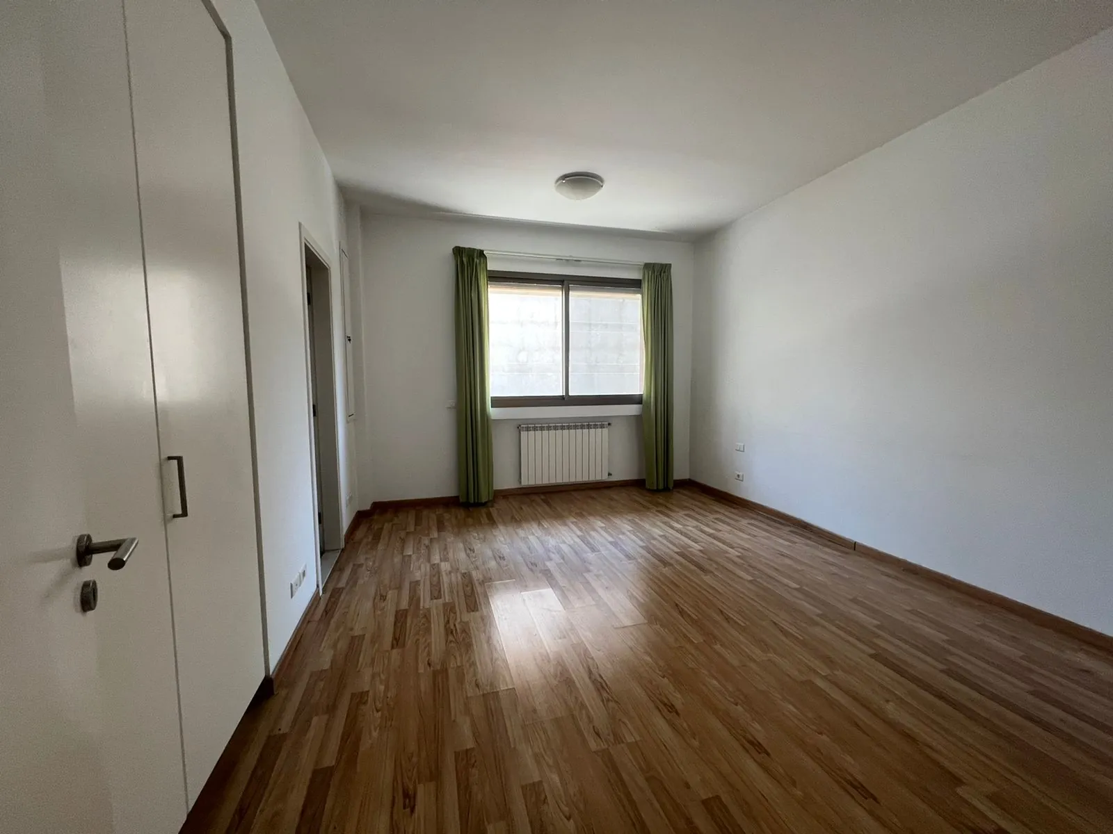 Apartment for Sale in Select Location in Achrafieh, Abed El Wahab — الصورة 9