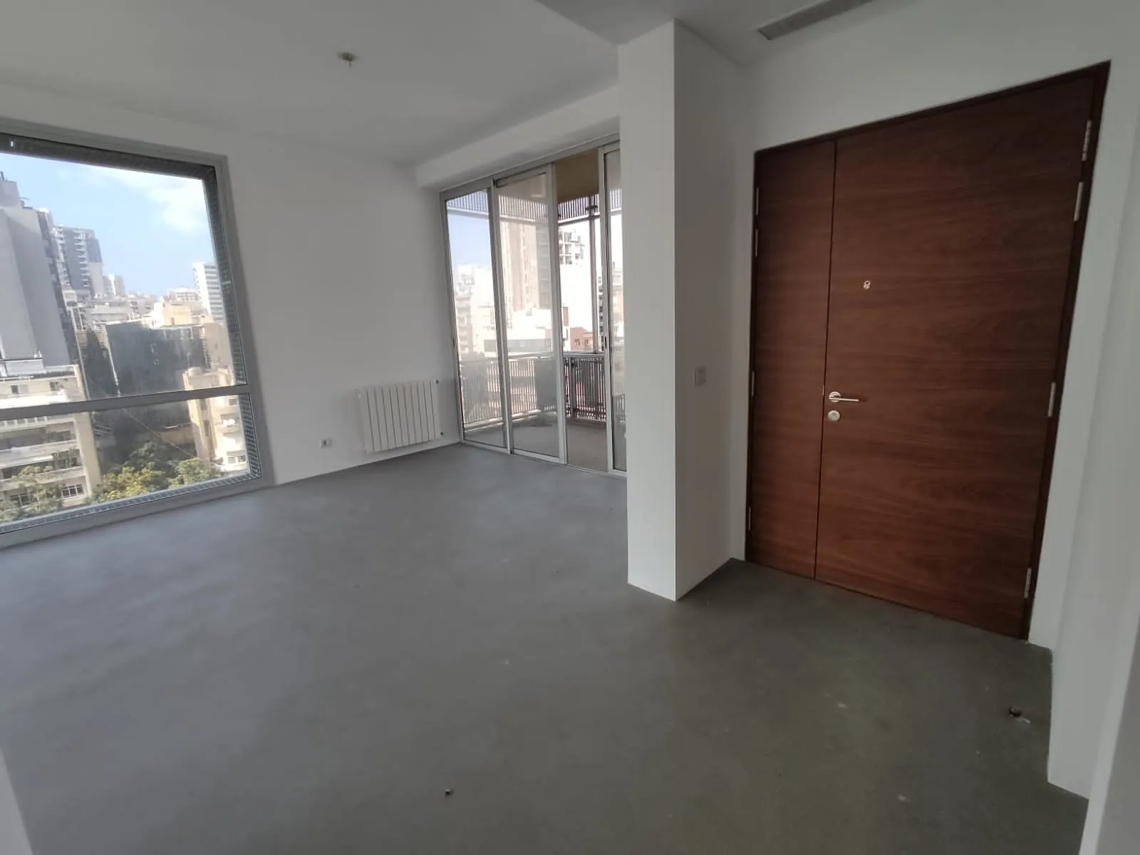 Beautiful 2-Bedroom Apartment For Rent in Achrafieh — الصورة 2