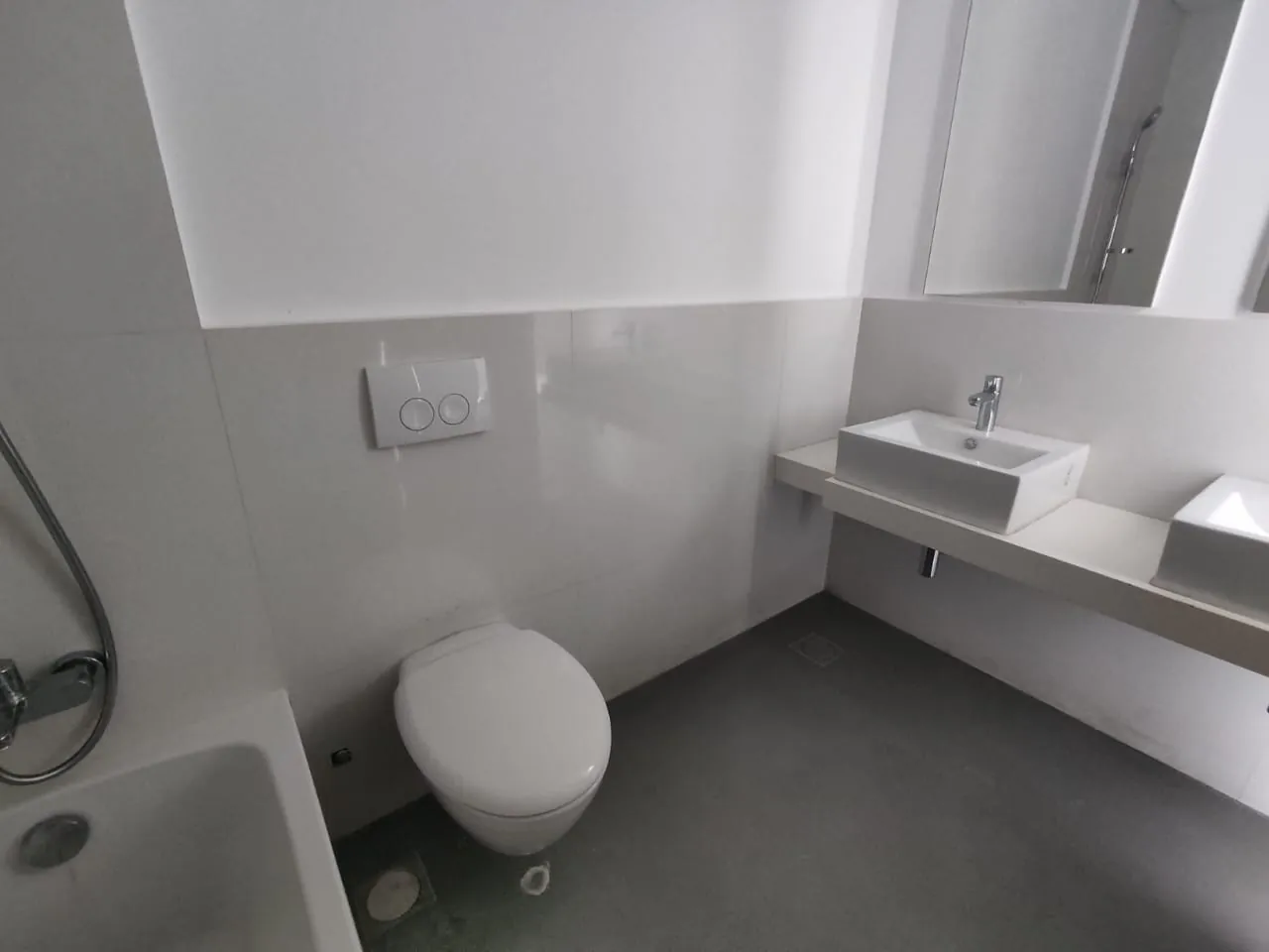 Beautiful 2-Bedroom Apartment For Rent in Achrafieh — الصورة 9