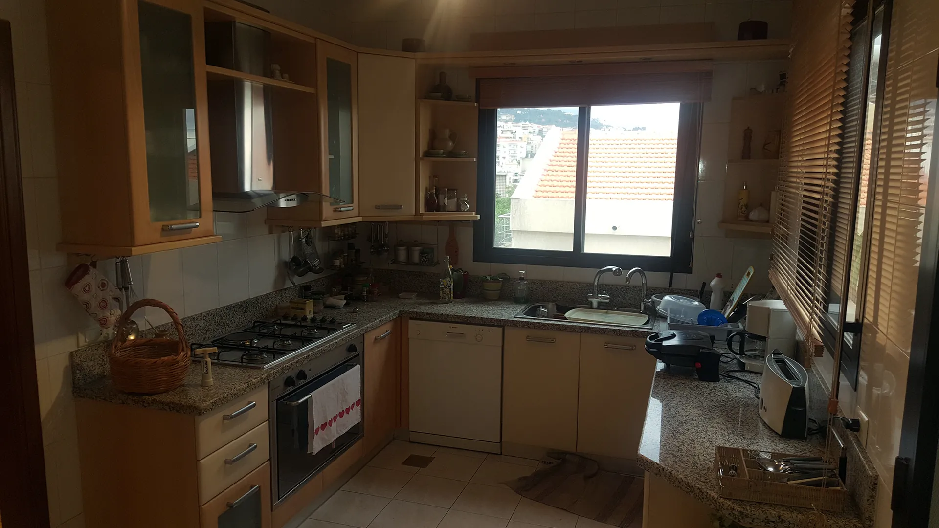 Spacious Apartment For Rent In A Luxurious Street in Mar Takla — الصورة 8