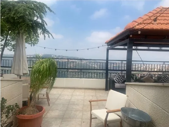 Luxurious Duplex In Monteverde For Sale With A Terrace Overlooking A View — الصورة 5