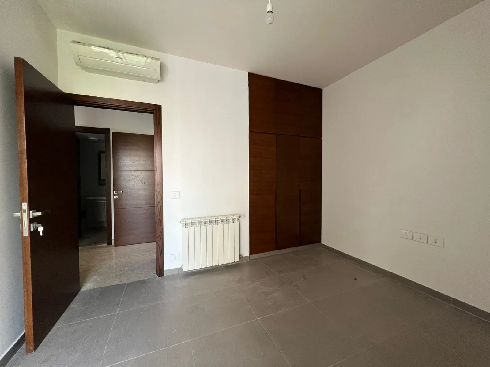 3-Bedroom Apartment for Sale In Achrafieh, Sioufi — الصورة 5