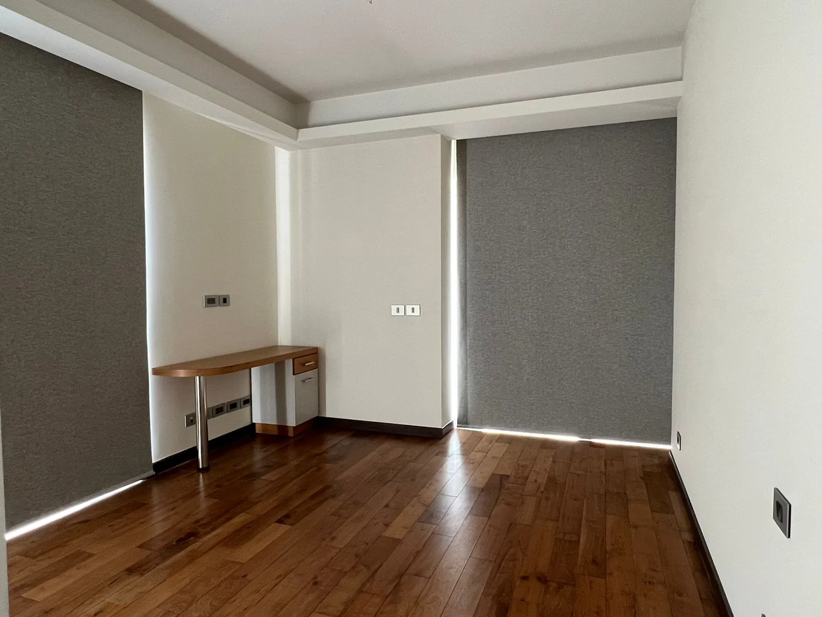 Deluxe Apartment With Terrace for Sale in Achrafieh - Tabaris — الصورة 10