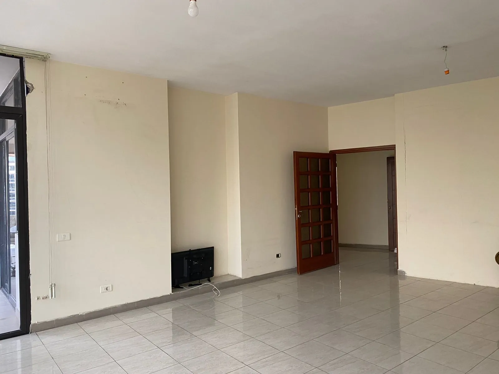 Spacious Apartment For Rent In Achrafieh, Hotel Dieu — photo 2