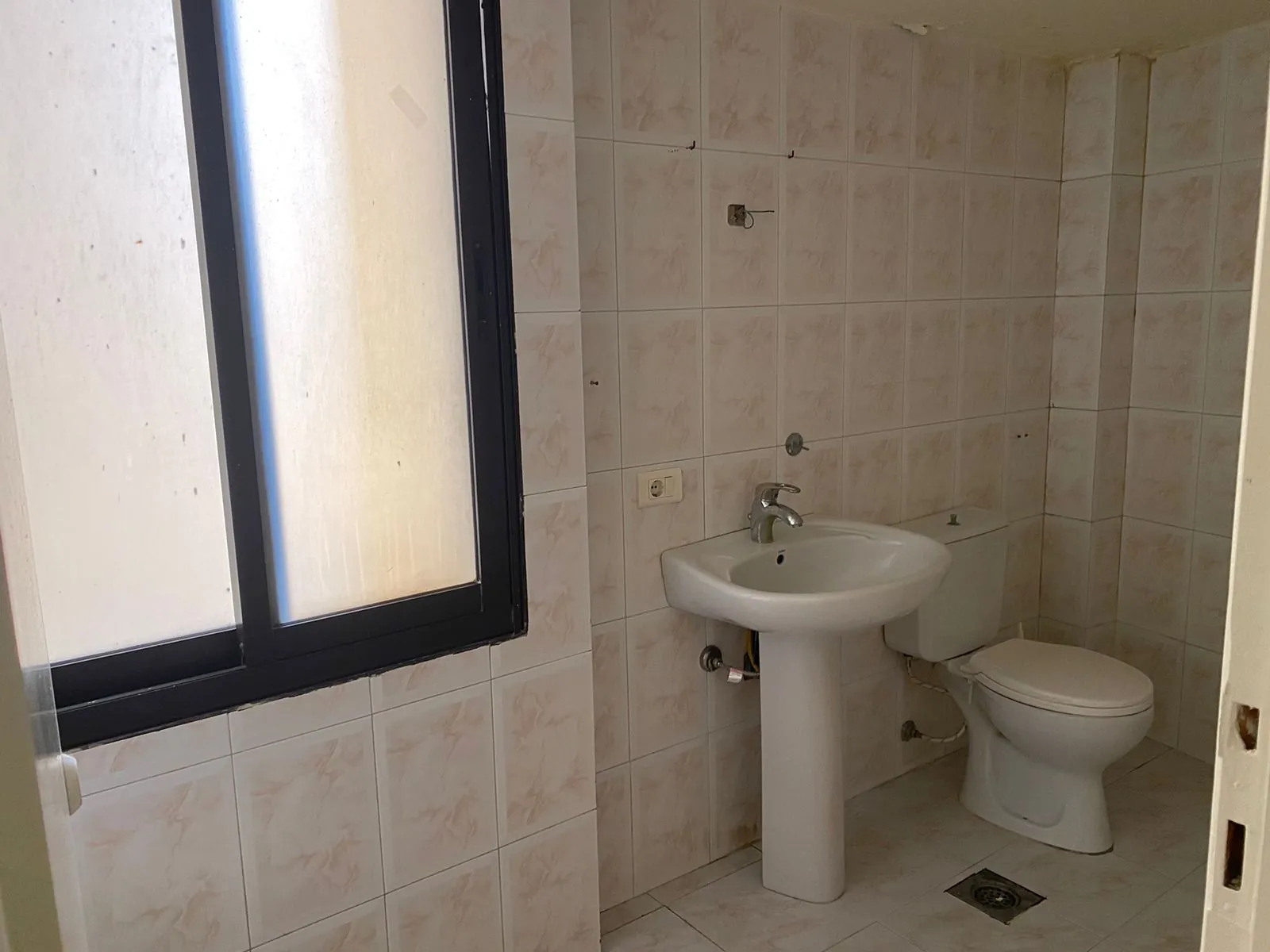 Spacious Apartment For Rent In Achrafieh, Hotel Dieu — photo 7