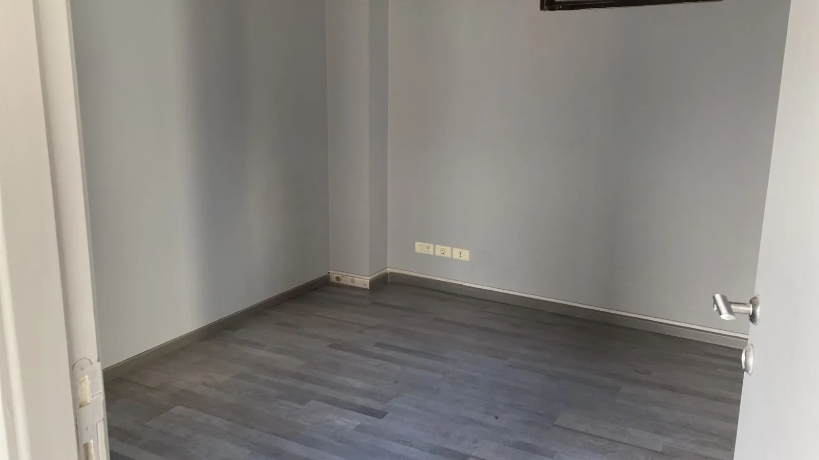 Nice Office For Rent in Downtown Near Beirut Souks — الصورة 3