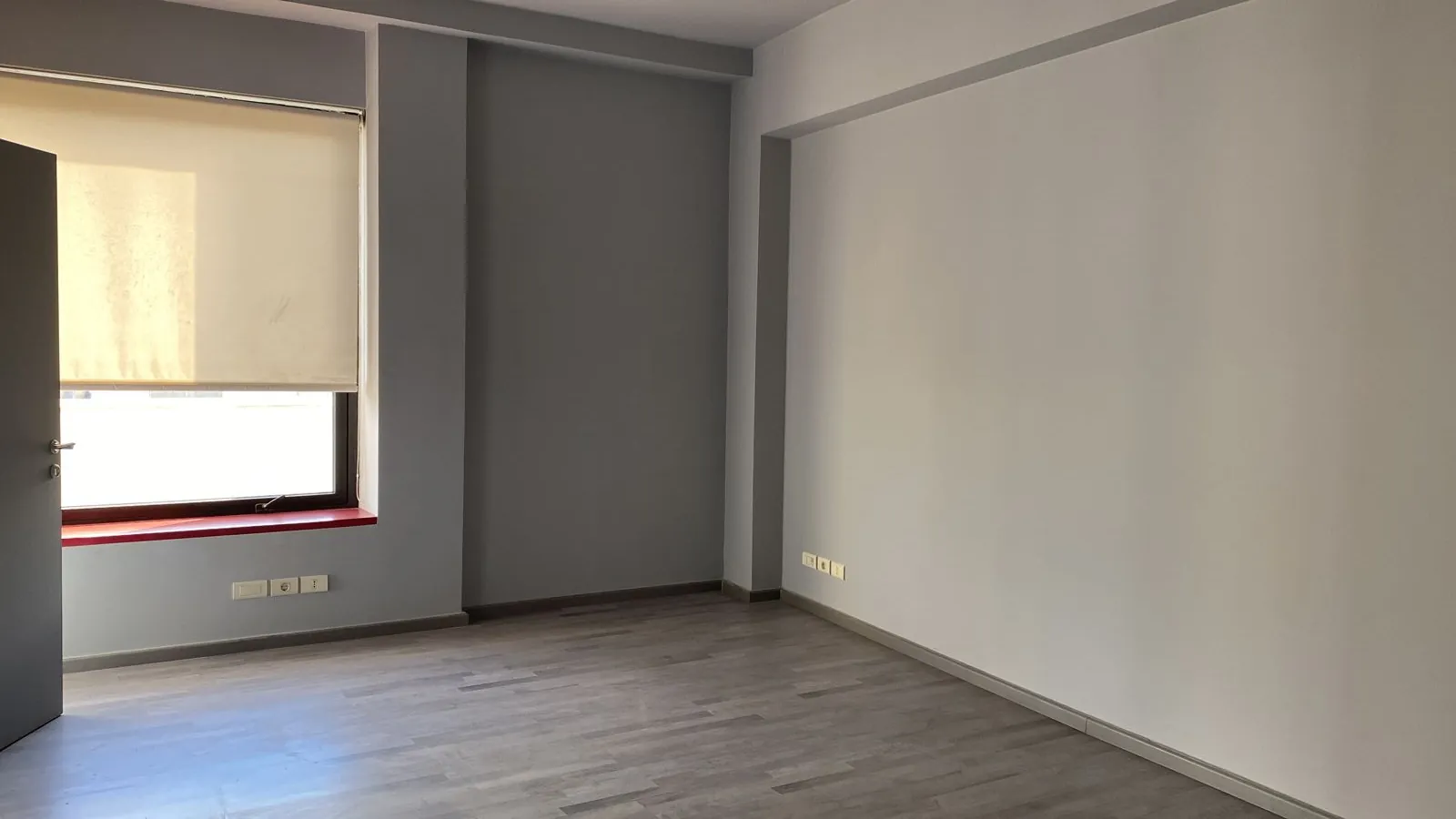 Nice Office For Rent in Downtown Near Beirut Souks — الصورة 4