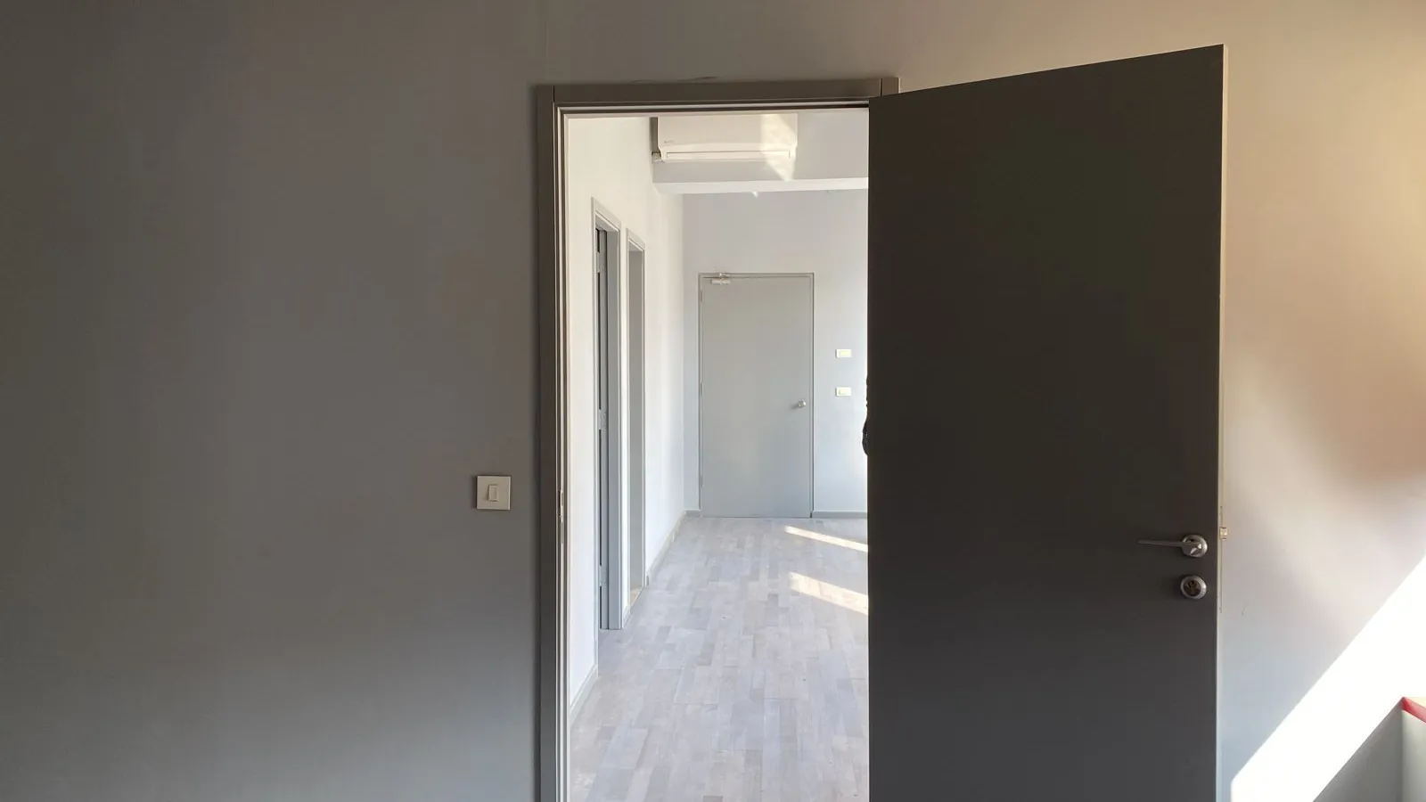 Nice Office For Rent in Downtown Near Beirut Souks — الصورة 5
