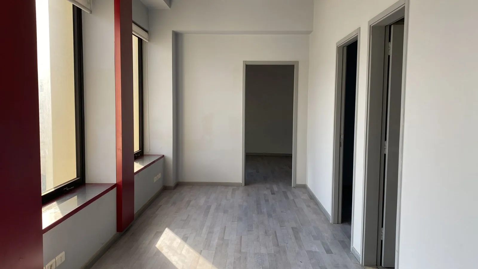 Nice Office For Rent in Downtown Near Beirut Souks — الصورة 6