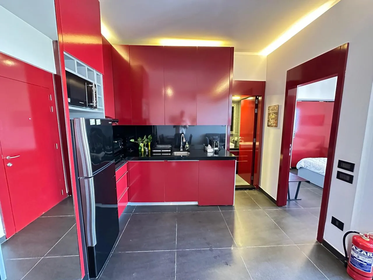 1-Bedroom Furnished Apartment For Rent in Achrafieh — الصورة 5