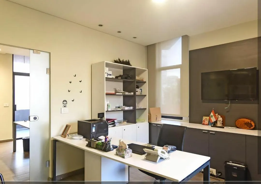 Spacious Office for Rent in Jisr El Bacha — الصورة 3
