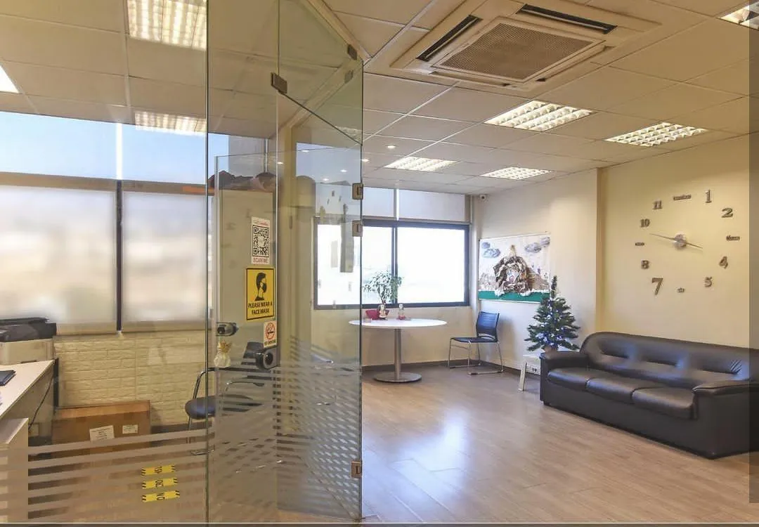 Spacious Office for Rent in Jisr El Bacha — الصورة 4