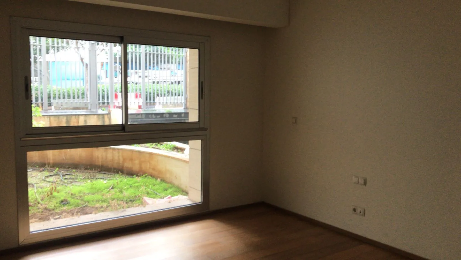 Furnished 1-Bedroom Apartment with Terrace for Rent Down Town — photo 2