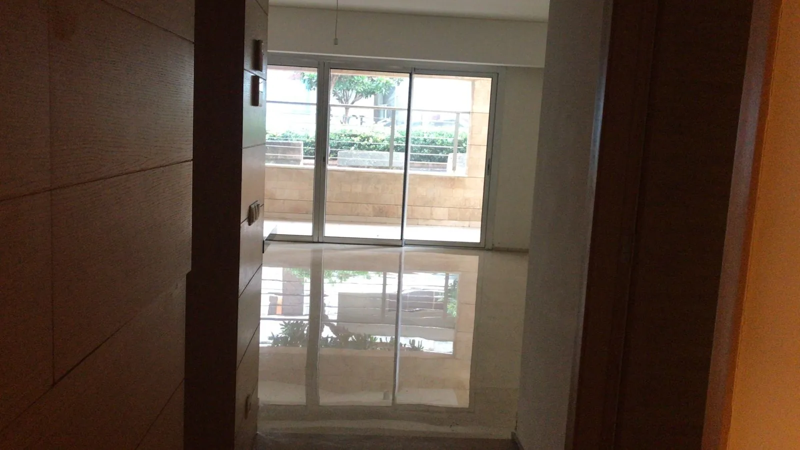 Furnished 1-Bedroom Apartment with Terrace for Rent Down Town — photo 3
