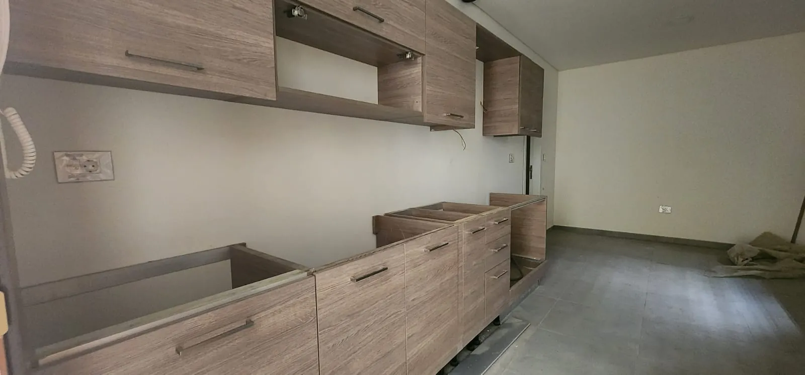 Spacious Apartment for Sale in a Gated community in Jamhour — الصورة 2