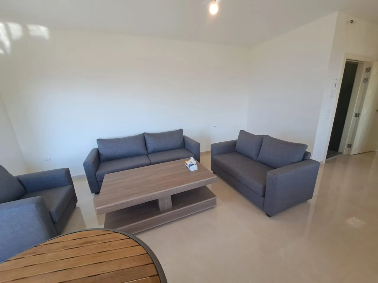 Fully Furnished Apartment with a beautiful sea view for Rent in Blat, Jbeil — الصورة 5