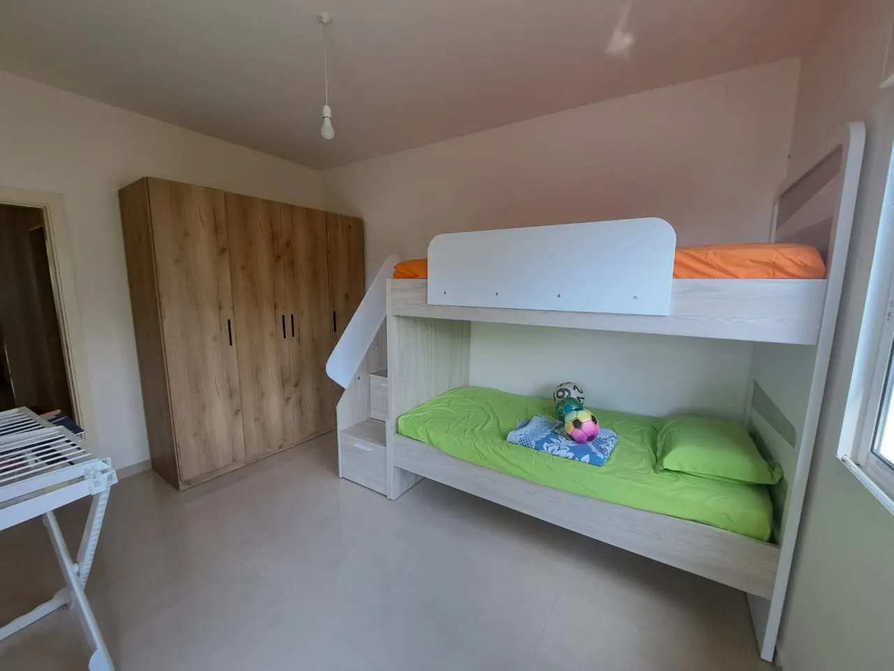 Fully Furnished Apartment with a beautiful sea view for Rent in Blat, Jbeil — الصورة 7