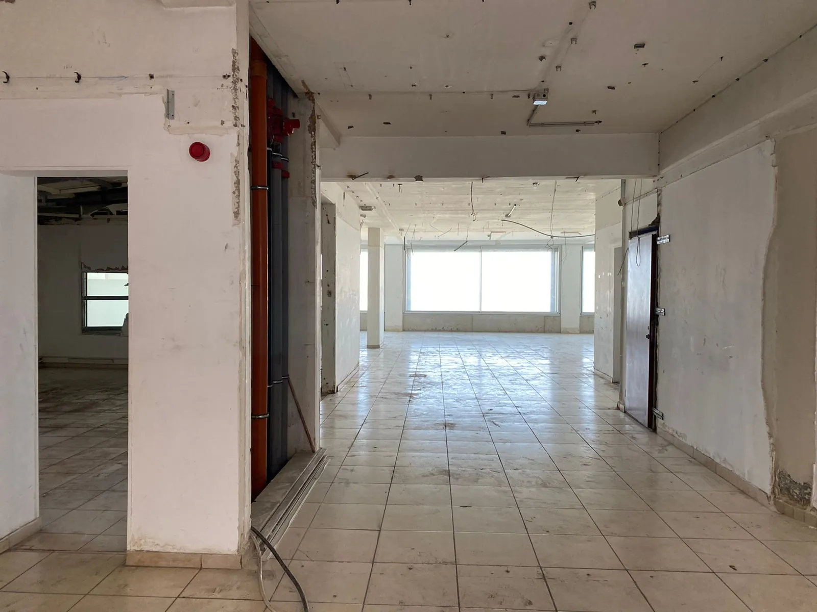 Open Space Office for Rent in Saifi — الصورة 10