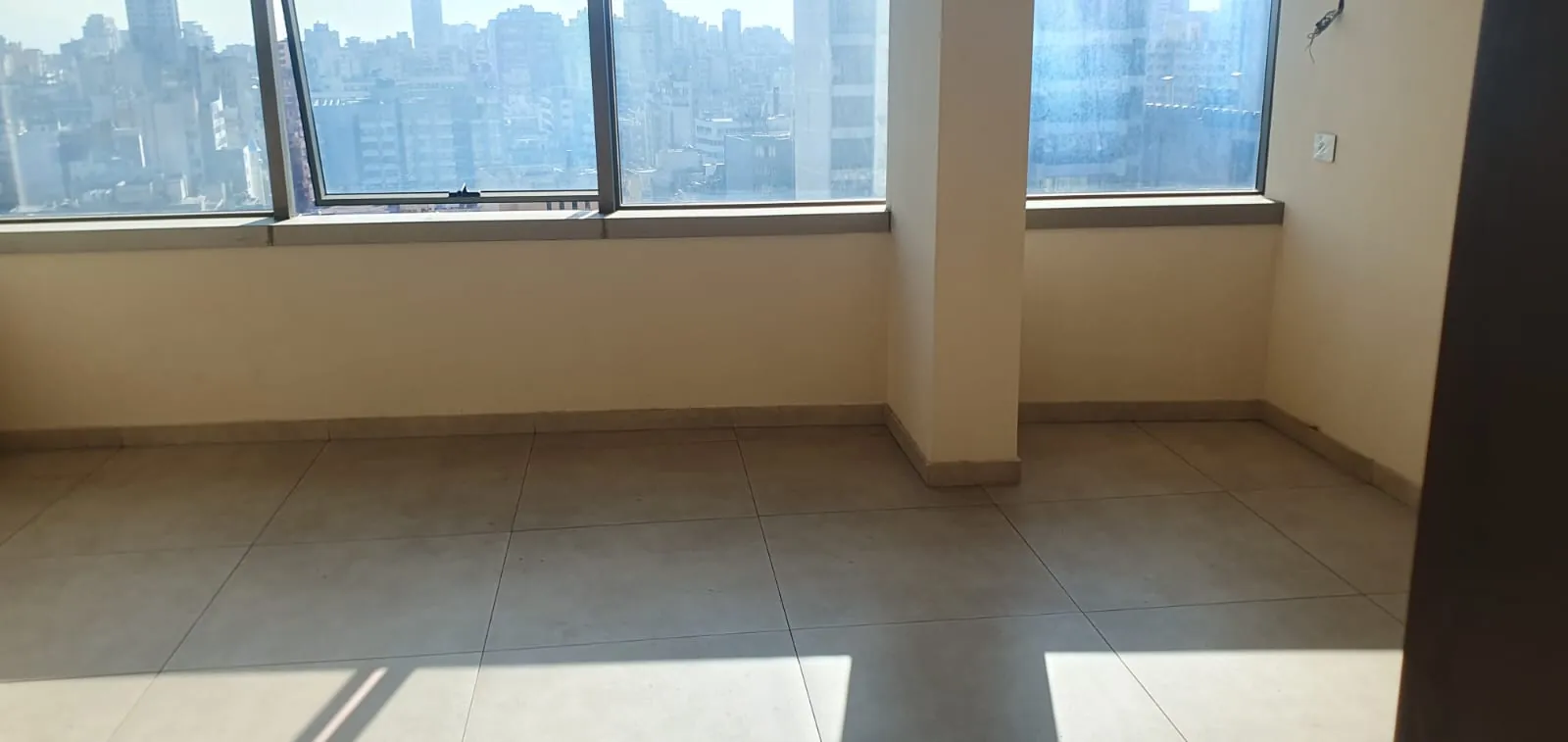 Spacious Duplex Apartment for Sale in Hamra — الصورة 4