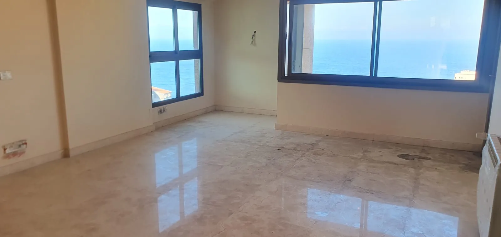 Spacious Duplex Apartment for Sale in Hamra — الصورة 5