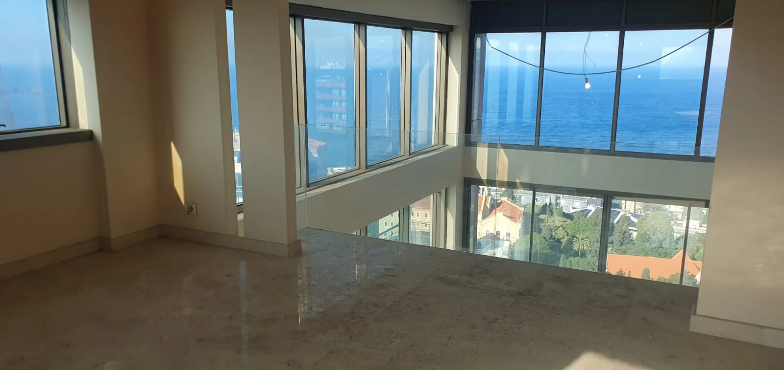 Spacious Duplex Apartment for Sale in Hamra — الصورة 6