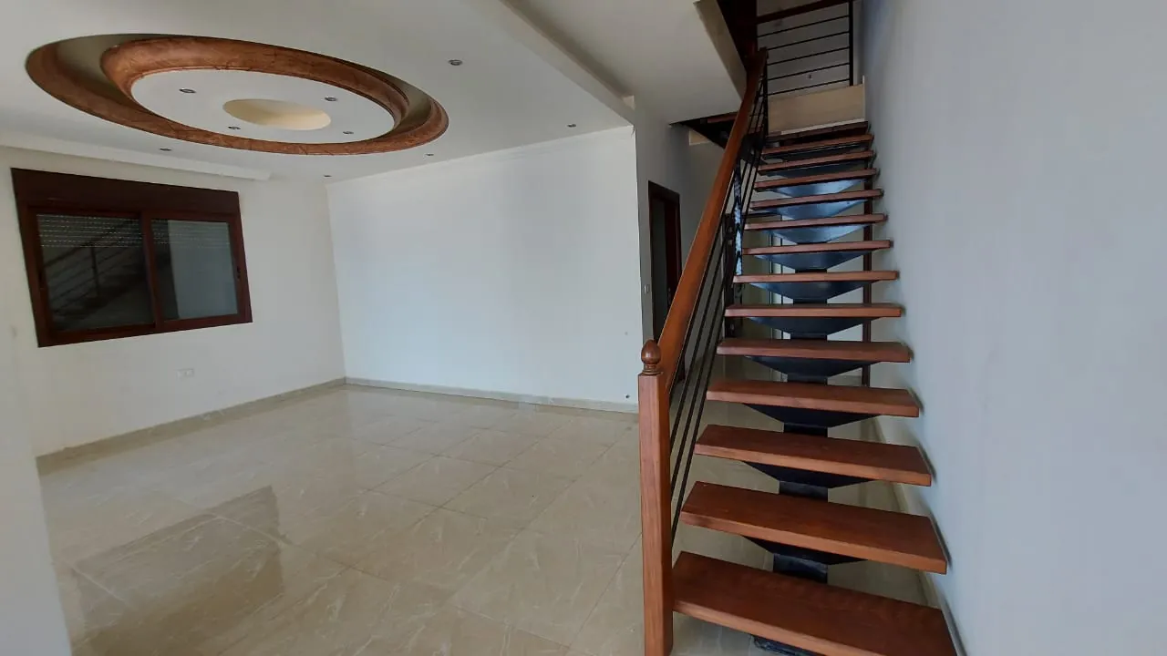 Super Deluxe Duplex For Sale In Halat — الصورة 2