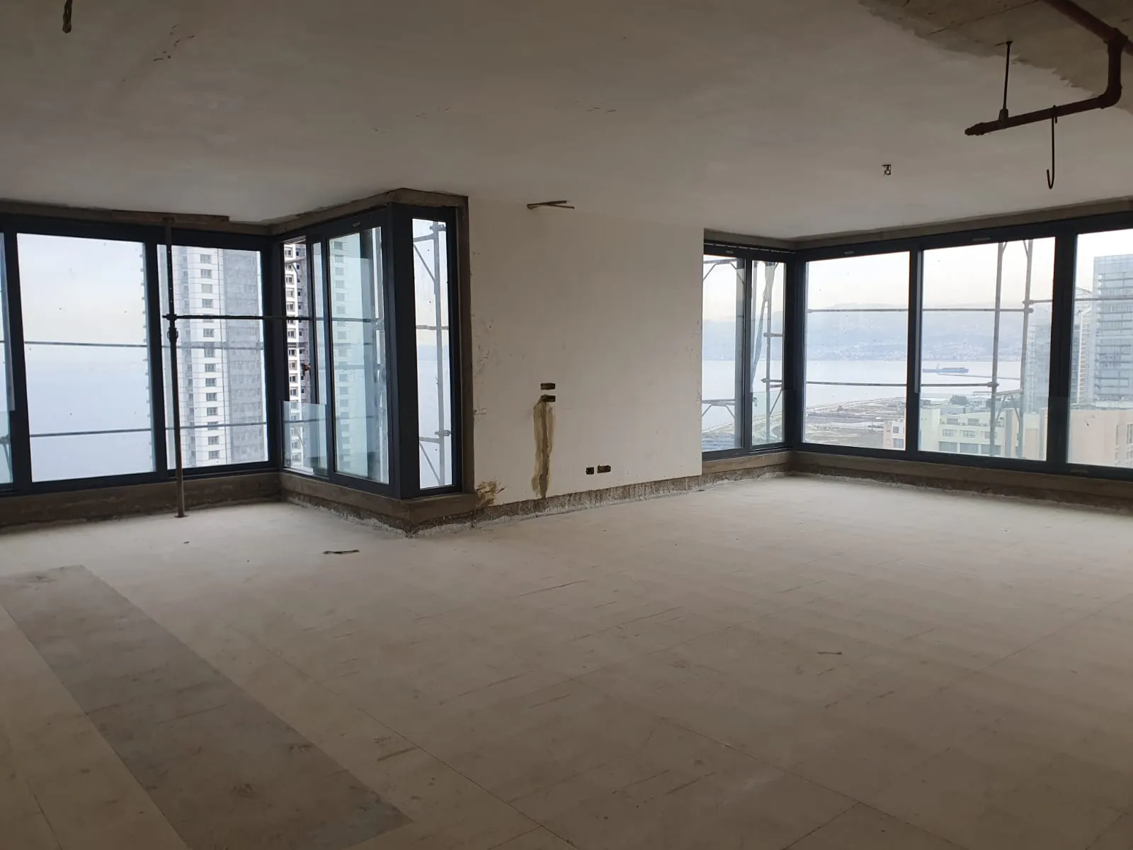 Brand New 255 SQM Apartment for Sale in Ain El Mreisseh