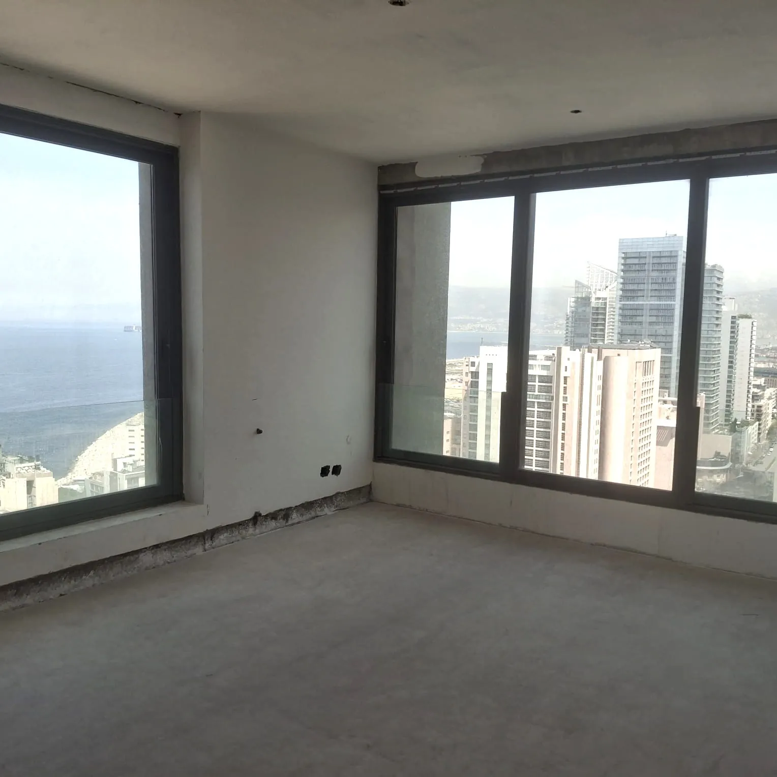 Brand New 255 SQM Apartment for Sale in Ain El Mreisseh — الصورة 3