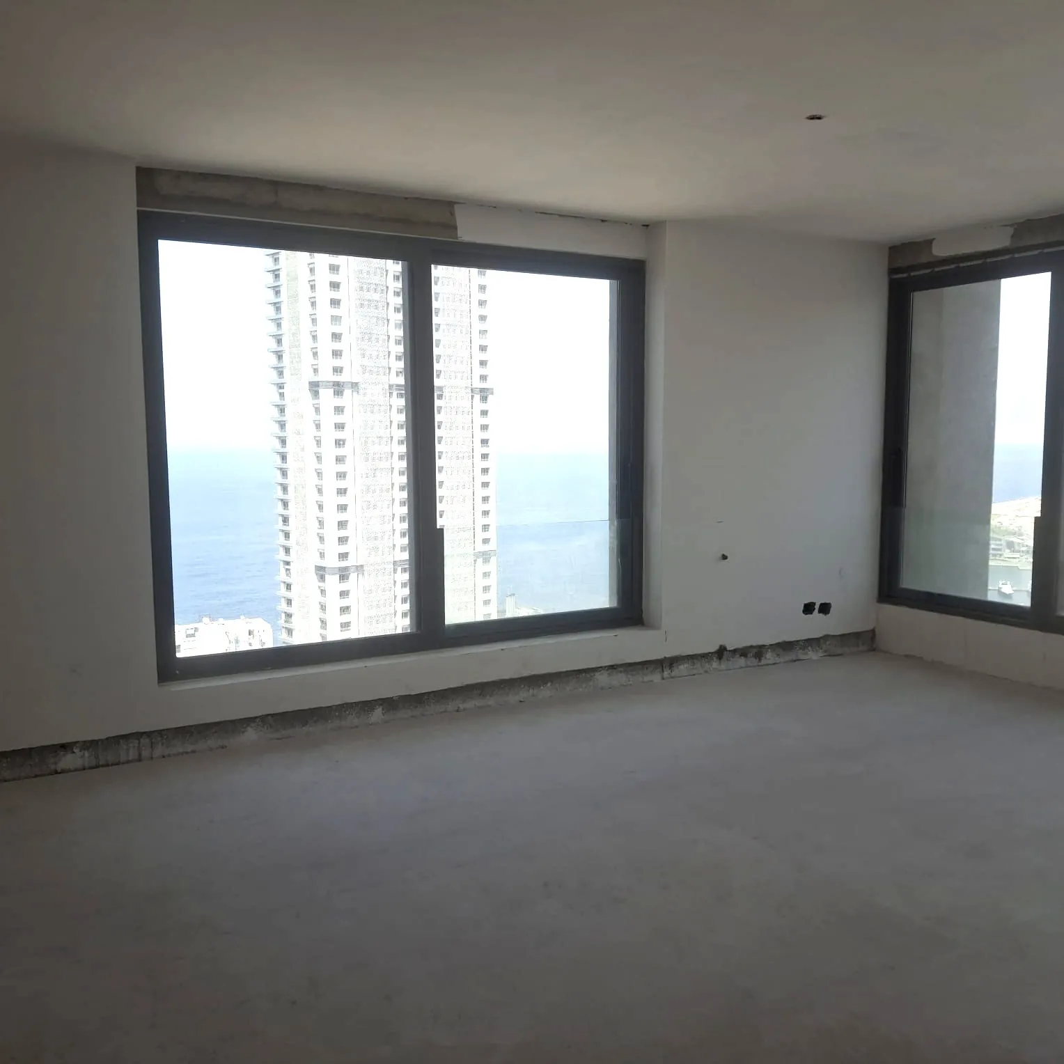 Brand New 255 SQM Apartment for Sale in Ain El Mreisseh — الصورة 4