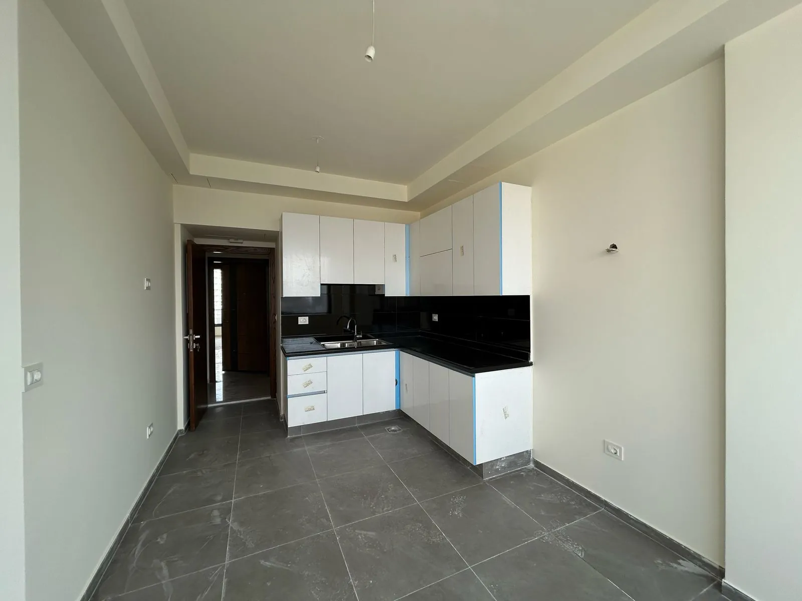 Brand New 3-Bedroom Apartment For Sale In Verdun — الصورة 2